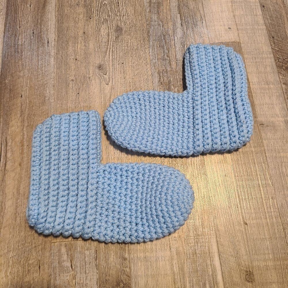 𝅺handmade crochet one size house slippers
